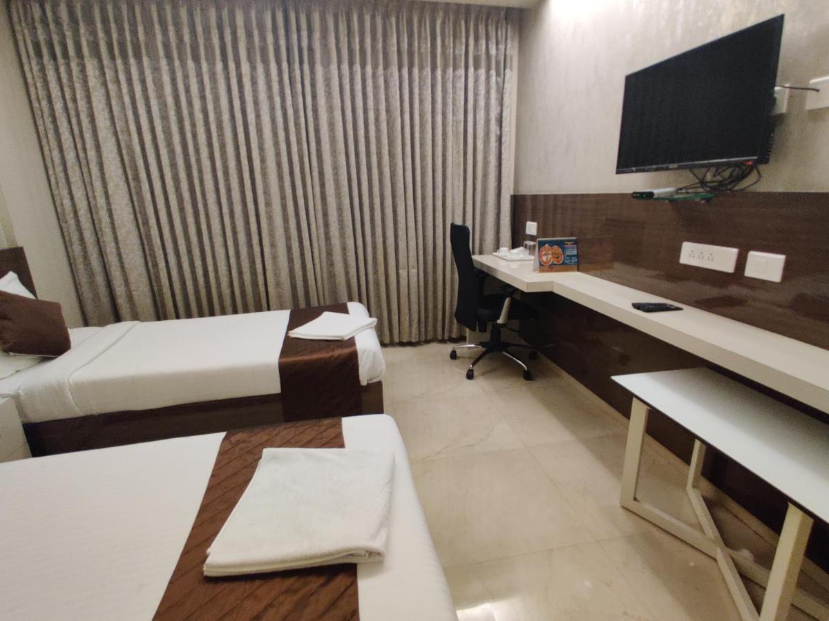 ホテル Neermala Residency コインバトール エクステリア 写真